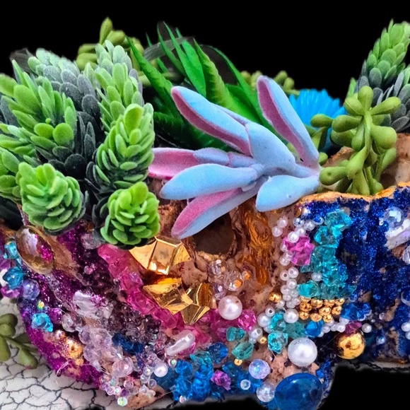 Driftwood and resin metallic painted with crystals, beads and succulents - Picture 3 of 15